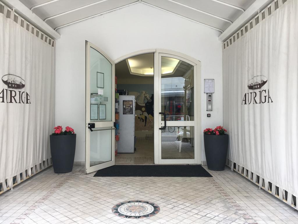 御夫座酒店 里米尼 外观 照片